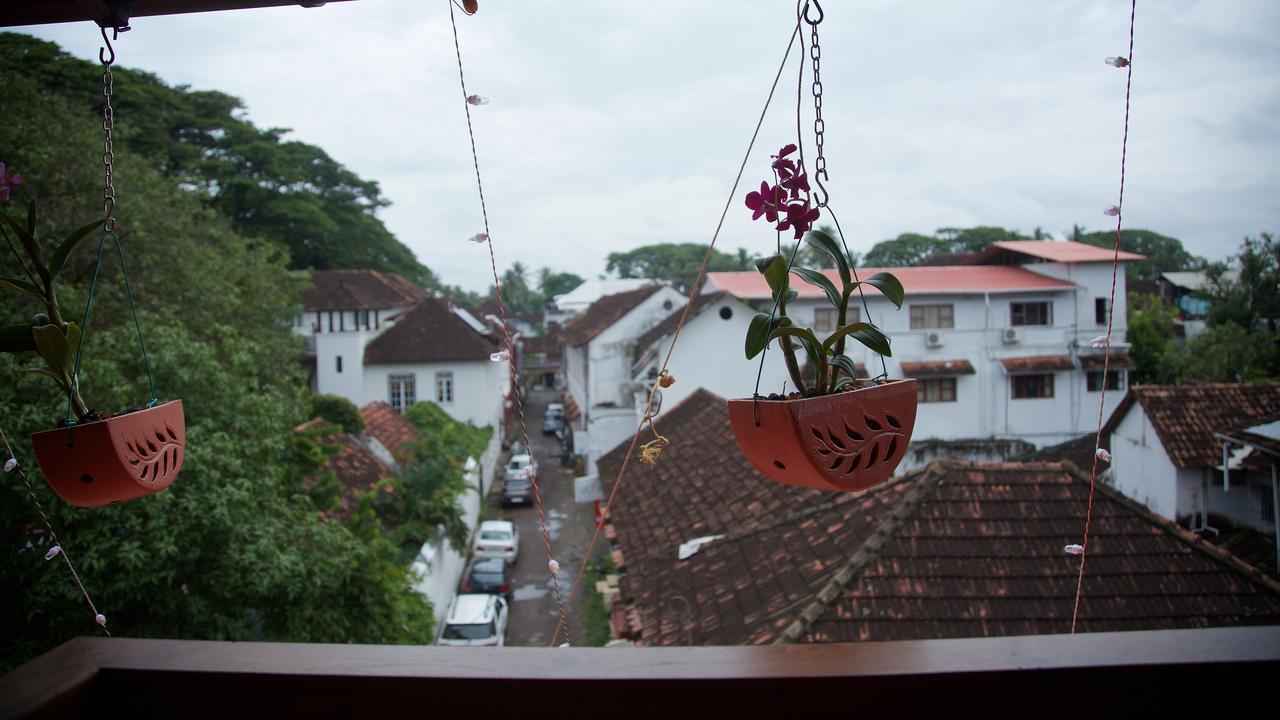 Roses Inn Fortkochi Exterior photo